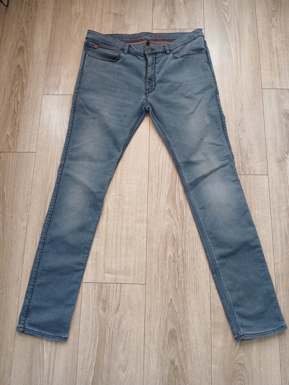 HUGO Hugo Boss 734 Mens Slim Fit Medium Wash Blue Denim Jeans Size US 32/34